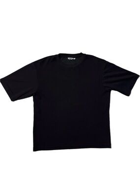 NWOT - UNIQLO Basic Essential Black Tee